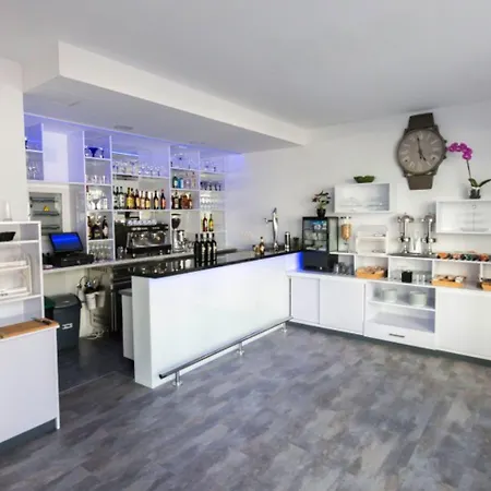 Candisol Cozy فندق